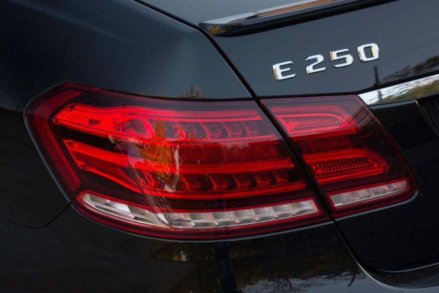 Детали экстерьера Mercedes-Benz E250 BlueTec 2014 года  (фото 9 из 13)